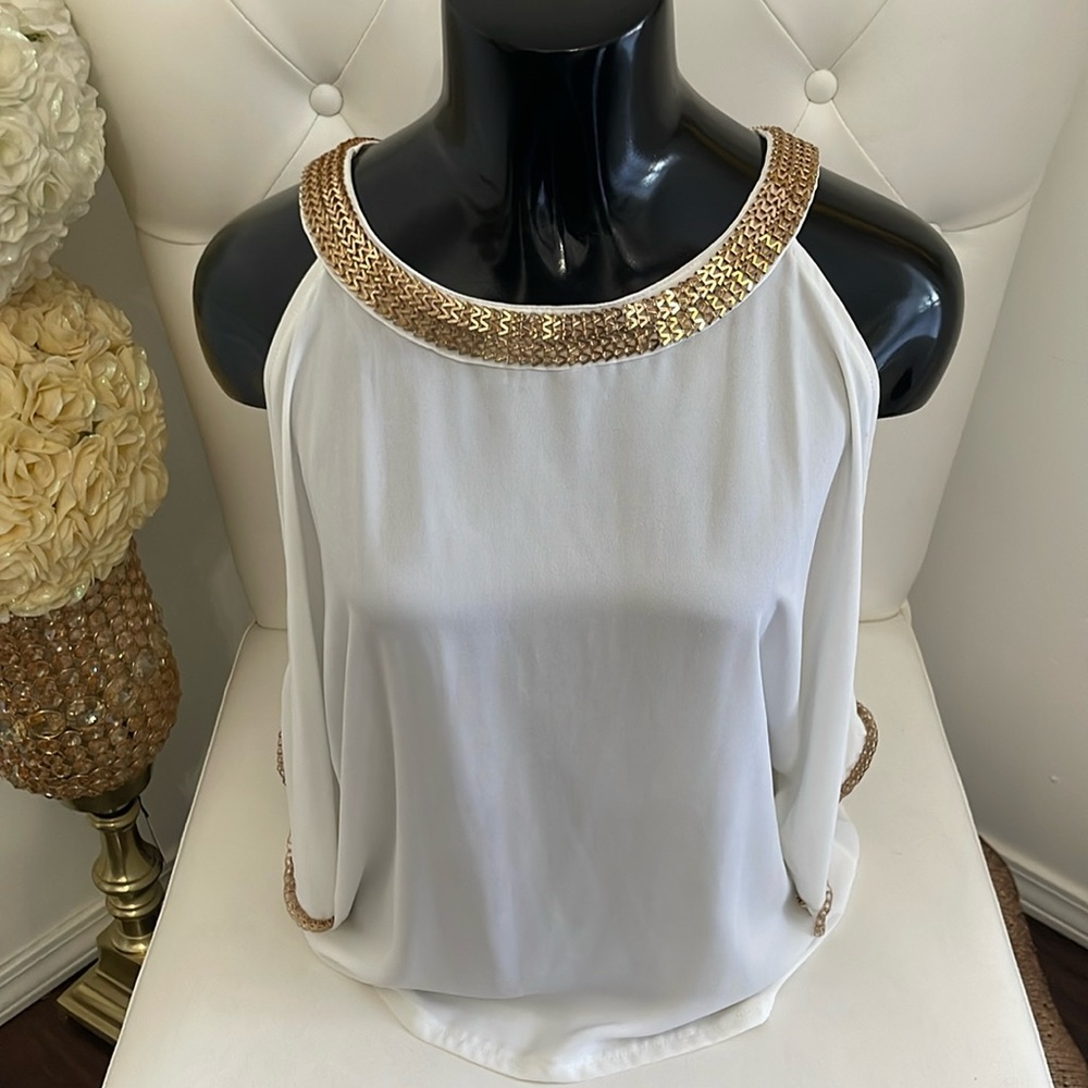 White with gold , peekaboo sleeved XOXO top